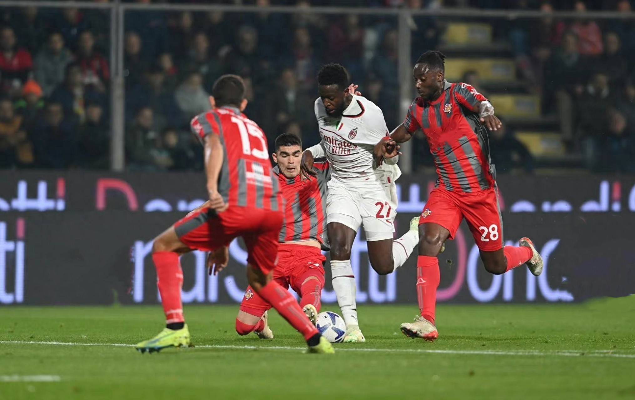 泥土在鞋底 泥土在鞋底